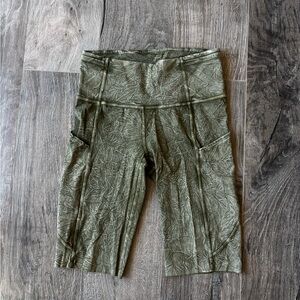 Lululemon Green Camo Biker Shorts with Pockets